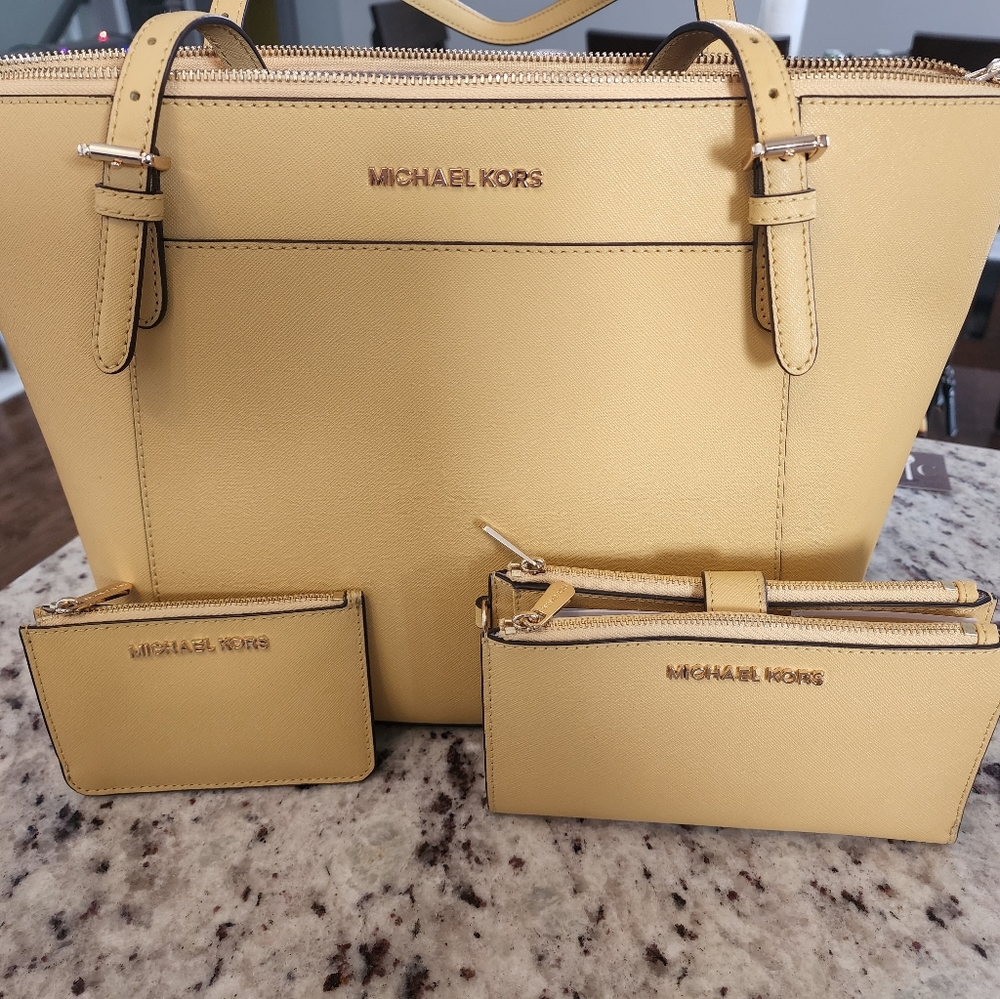 Michael Kors Purse and wallet set